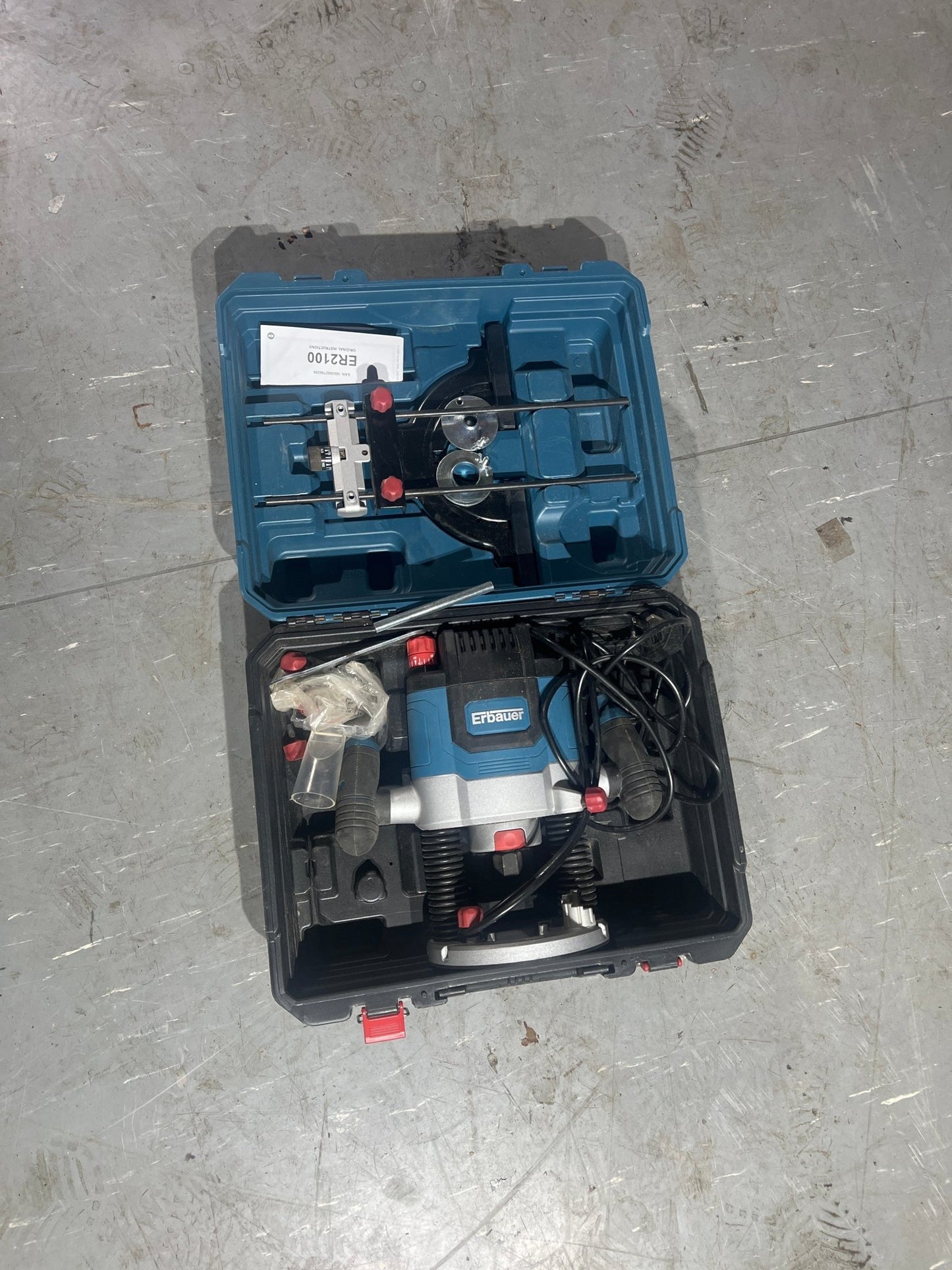Erbauer 2100W Electric Plunge Router with Case & Accessories - TRADE OUTLET SCOTLAND LTD