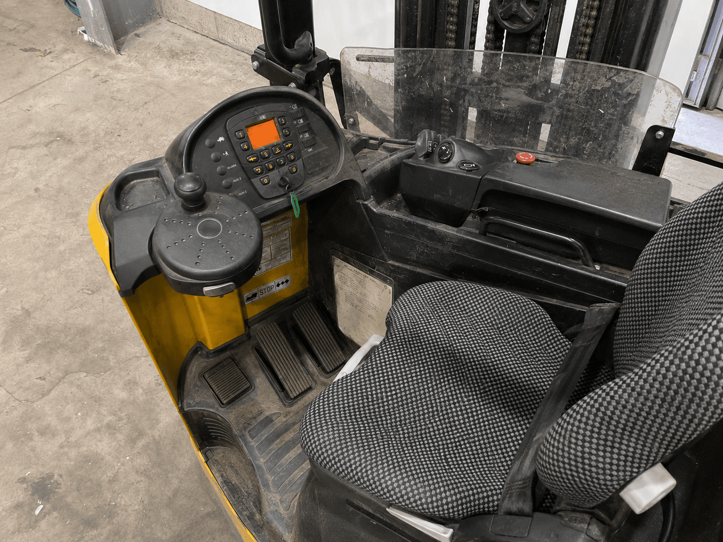2015 Yale MR16 Electric Reach Truck – 1.6T – 6.5m Lift – Spare Battery Included - TRADE OUTLET SCOTLAND LTD