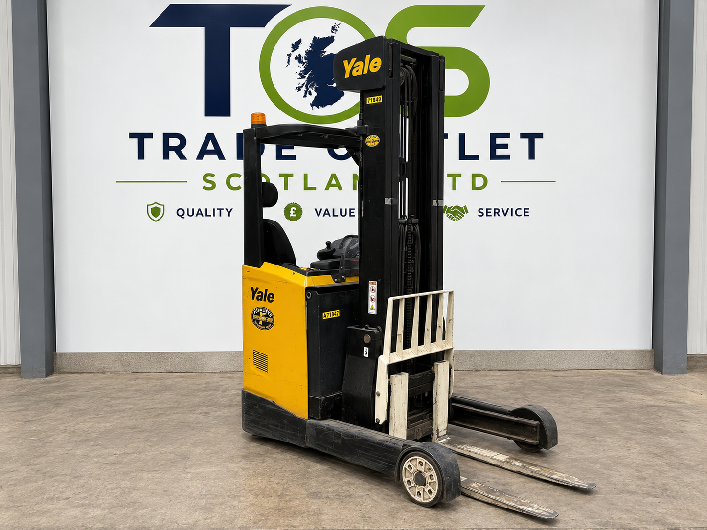 2015 Yale MR16 Electric Reach Truck – 1.6T – 6.5m Lift – Spare Battery Included