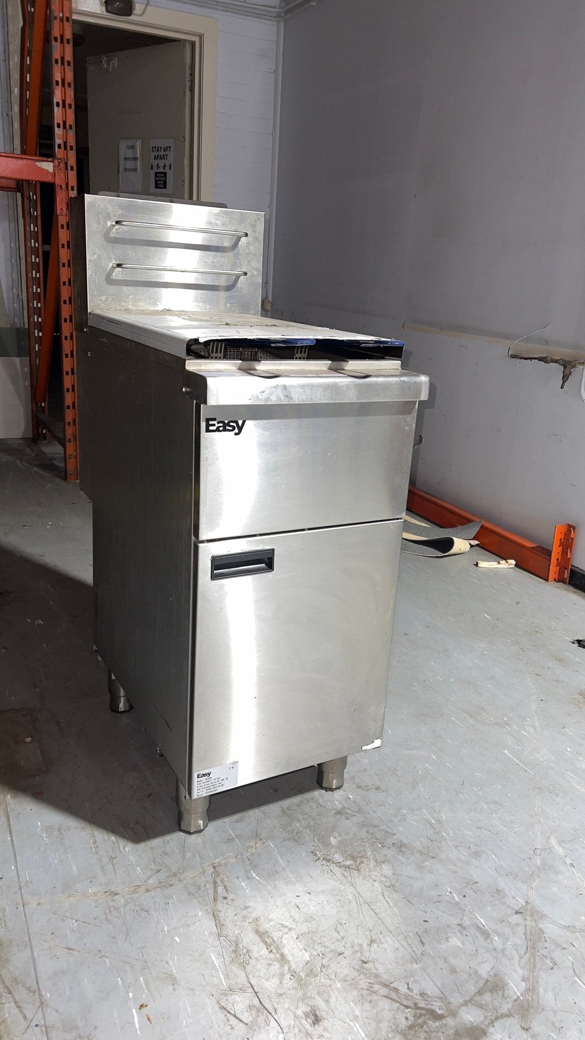 Easy Equipment BF40N Commercial Gas Fryer Twin Basket Working - TRADE OUTLET SCOTLAND LTD