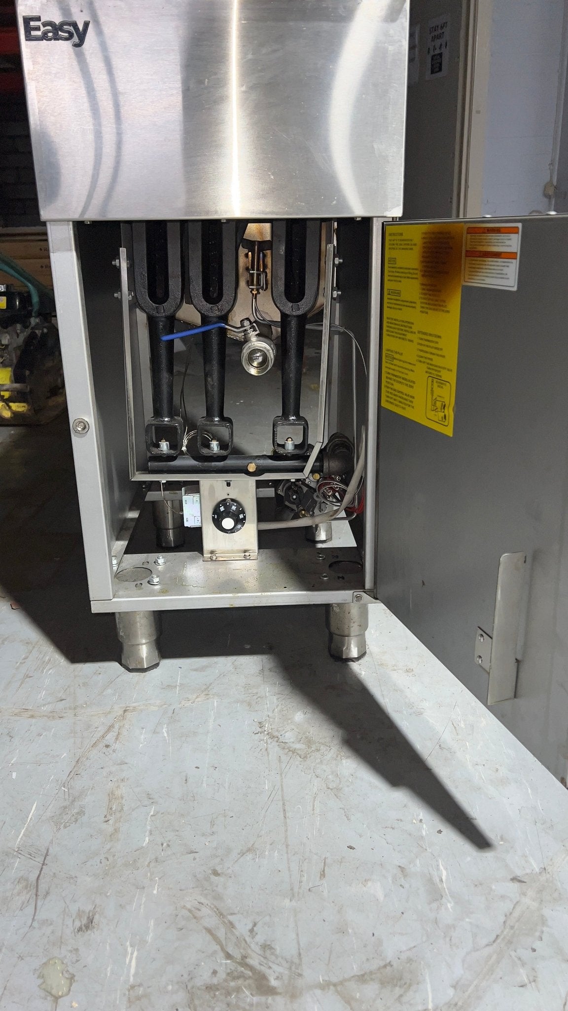 Easy Equipment BF40N Commercial Gas Fryer Twin Basket Working - TRADE OUTLET SCOTLAND LTD