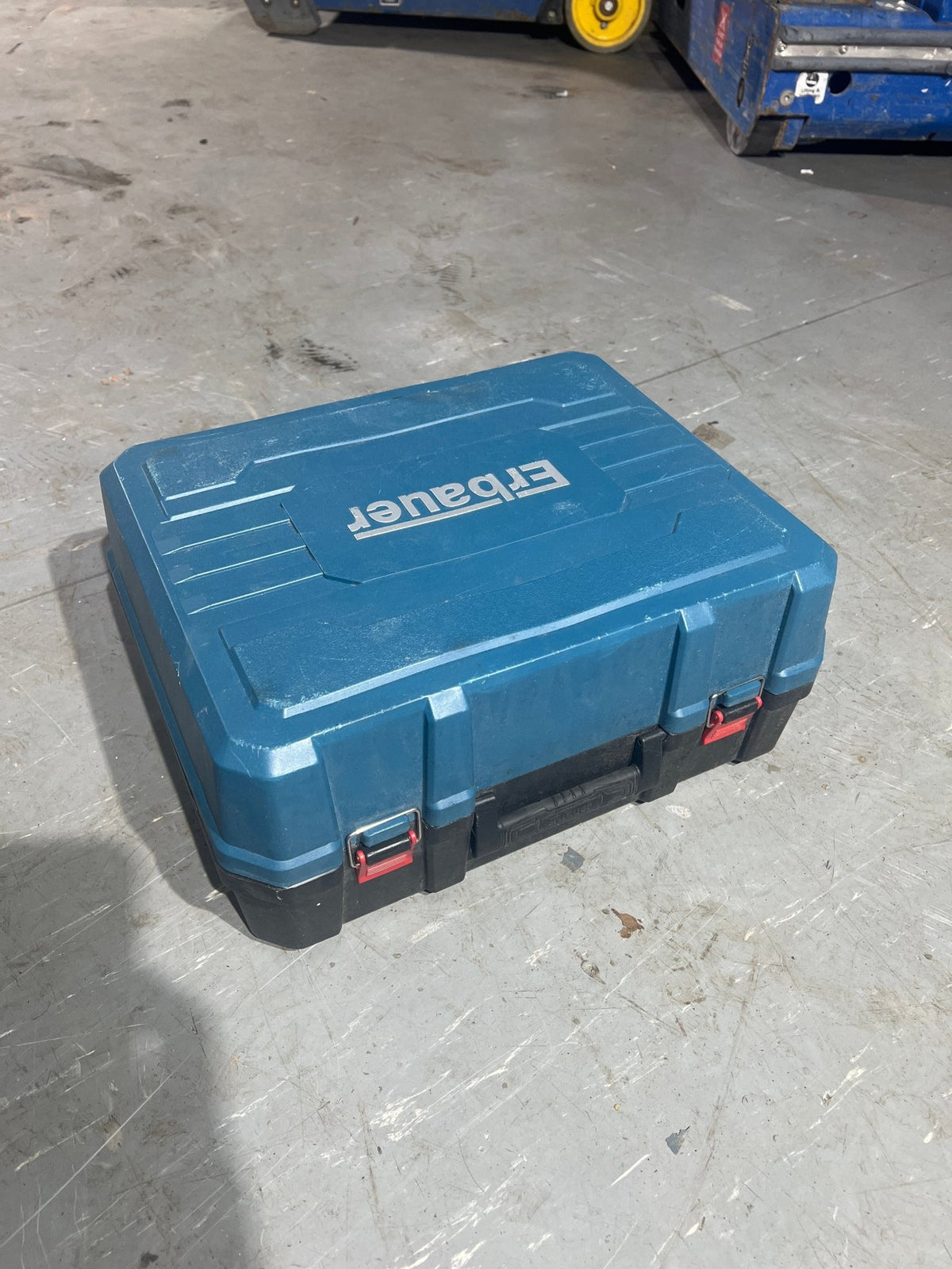 Erbauer 2100W Electric Plunge Router with Case & Accessories - TRADE OUTLET SCOTLAND LTD