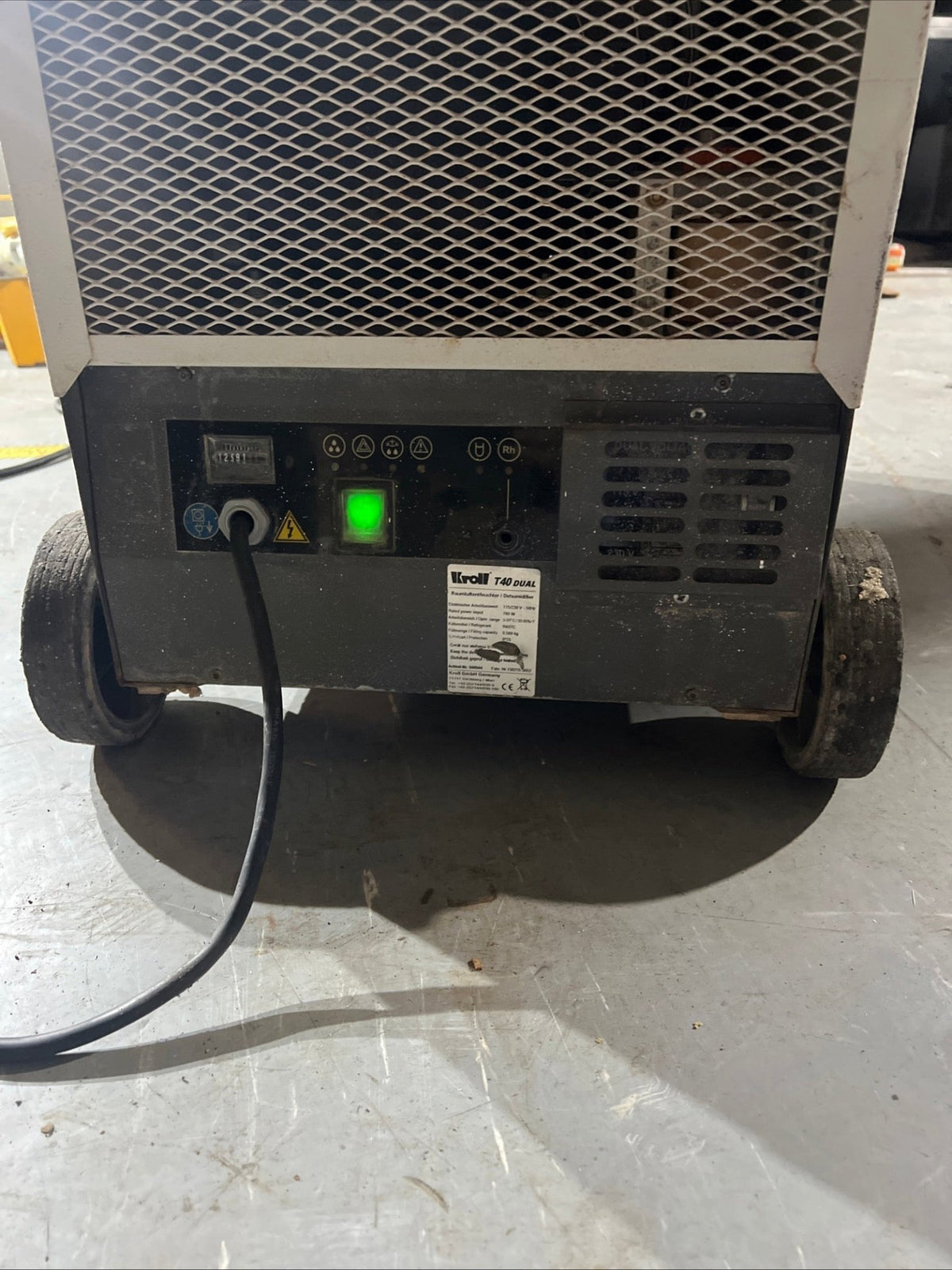 Kroll T40 Dual Commercial Dehumidifier 40L 110V/230V Tested Working Low Hours - TRADE OUTLET SCOTLAND LTD