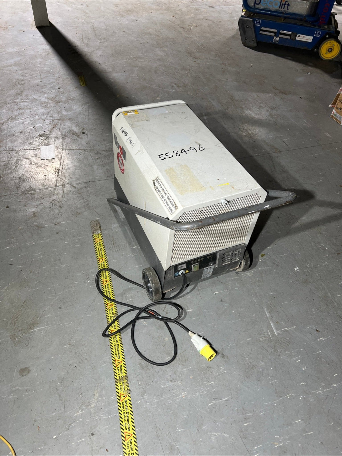 Kroll T40 Dual Commercial Dehumidifier 40L 110V/230V Tested Working Low Hours - TRADE OUTLET SCOTLAND LTD