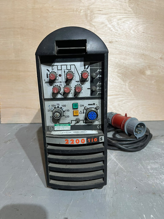 Master 2200 MIG Welder | 415V 3-Phase | Industrial Welding Machine | Used - TRADE OUTLET SCOTLAND LTD