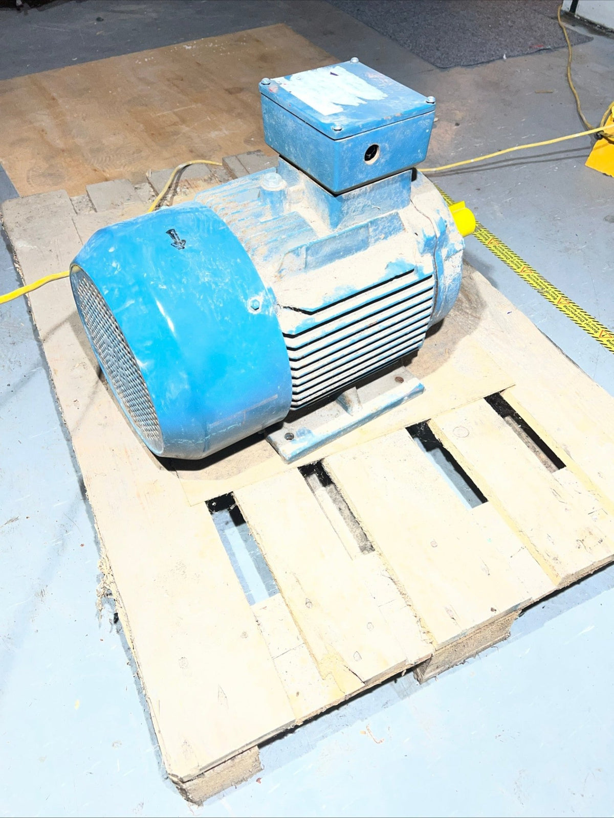 Power Plus 11kW 3 Phase Induction Motor Y2 160M-4 415V 1430RPM 15HP Industrial - TRADE OUTLET SCOTLAND LTD