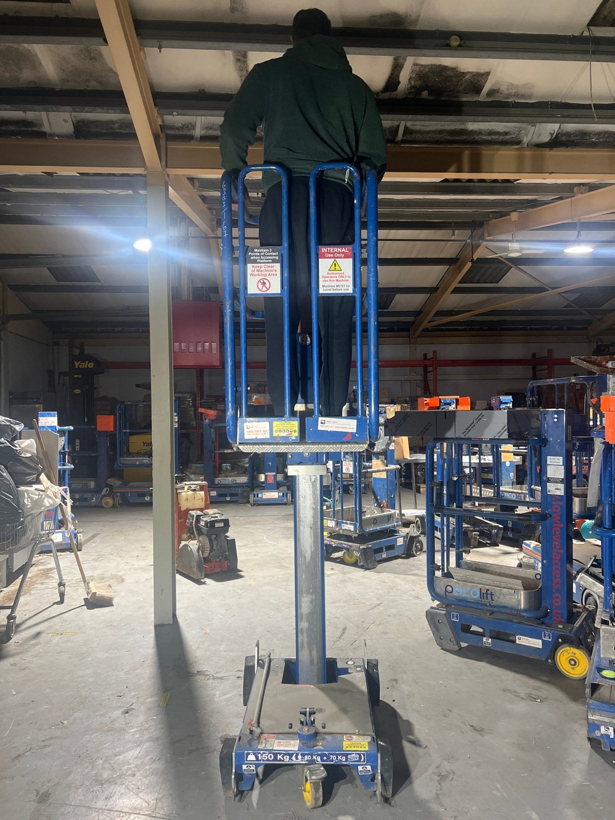 Power Towers PecoLift Manual Access Platform 3.5m Working Height – Choice Available - TRADE OUTLET SCOTLAND LTD
